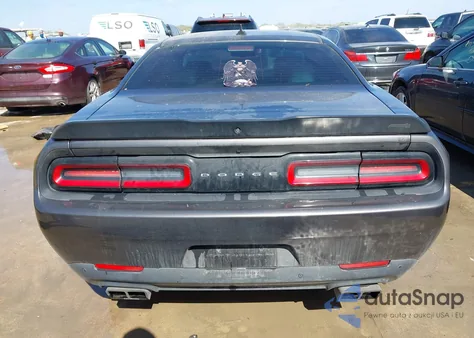 2016 Dodge Challenger 392 Hemi Scat Pack Shaker z USA, uszkodzony, nr VIN 2C3CDZFJ3GH289908